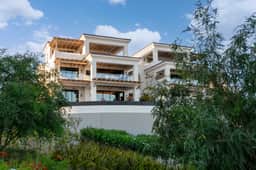 Bungalow 7 - Image 2