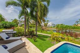 Royal Villa 12 - Image 3