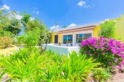 Coco's Beach House - Image 2