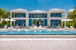 Seaclusion at Grace Bay - Image 2