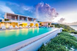 Oceanfront Pool View Studio - Image 4