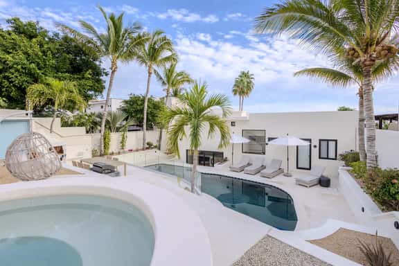 Tres Palmas - Image 1