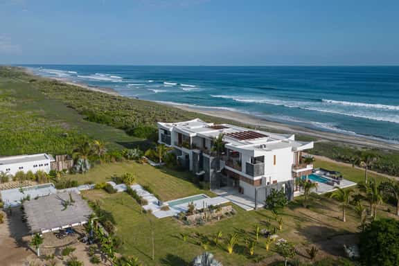 Niku House - Image 1