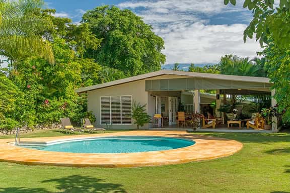 Linga-Awile Cottage - Image 1