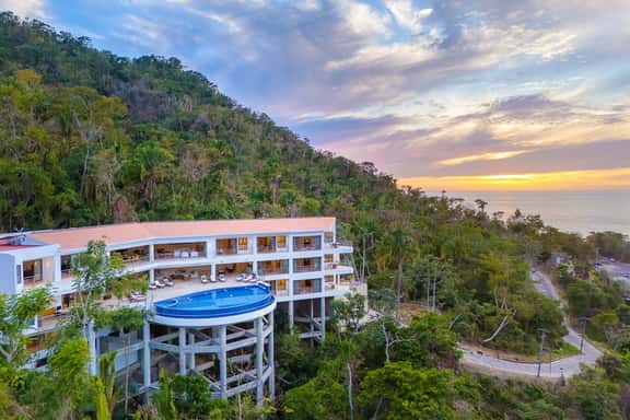 Villa Magnifico 5BR - Image 1
