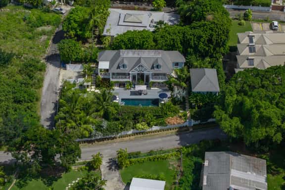 Seastar House and Cottage - Image 1