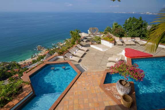 Hacienda De Las Flores - Image 1