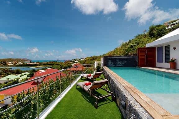Fun And Sun 3BR - Image 1