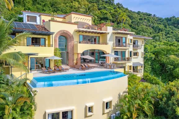 Villa Santa Cruz - Image 1