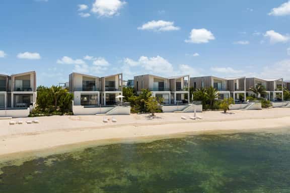 5BR Lagoon Villa + Guest House 17 - Image 1