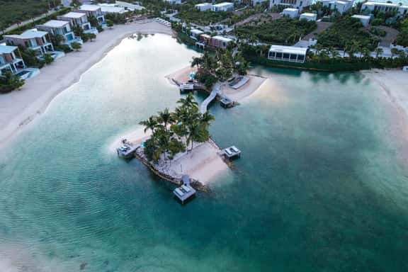 4 Bedroom Lagoon Villa (LV18) - Image 1