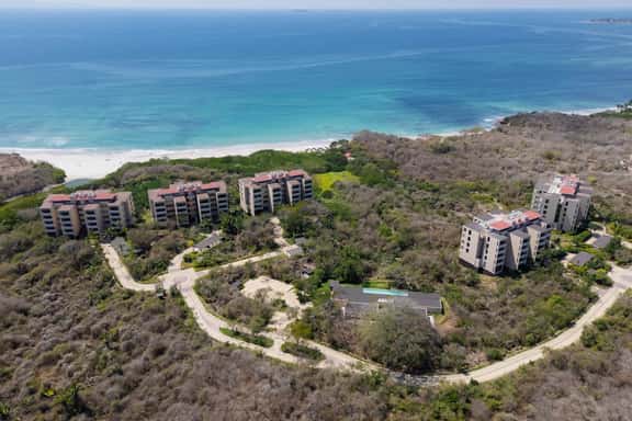 Condo Cuenco - Image 1