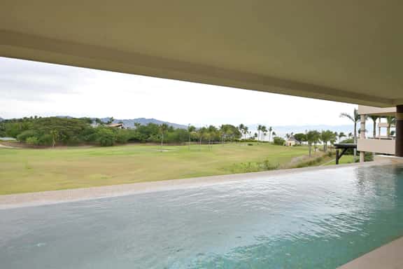 Condo Silver - Image 1
