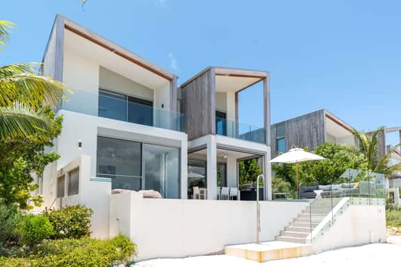 5BR Lagoon Villa + Guest House 16 - Image 1