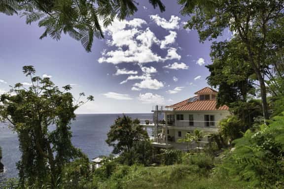 Trou Rolland 3BR - Image 1