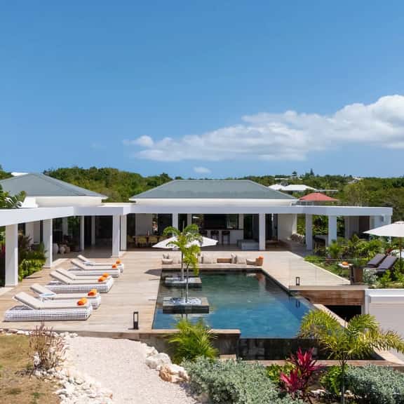 Nuit Jade 4BR - Image 1