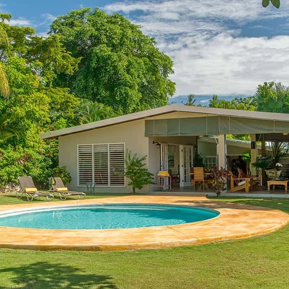 Linga-Awile Cottage - Image 1