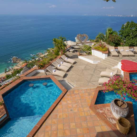 Hacienda De Las Flores - Image 1