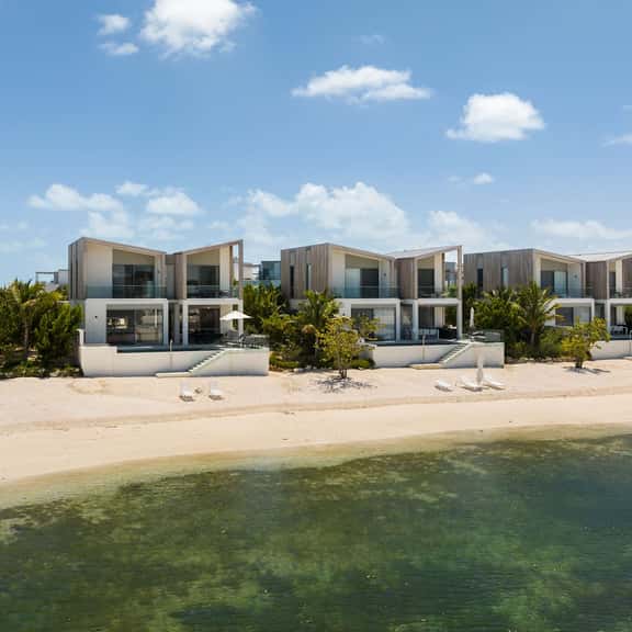 5BR Lagoon Villa + Guest House 17 - Image 1