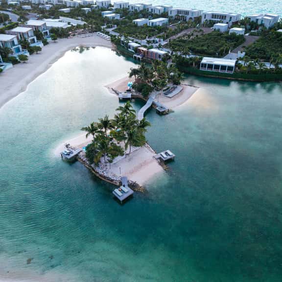 4 Bedroom Lagoon Villa (LV18) - Image 1