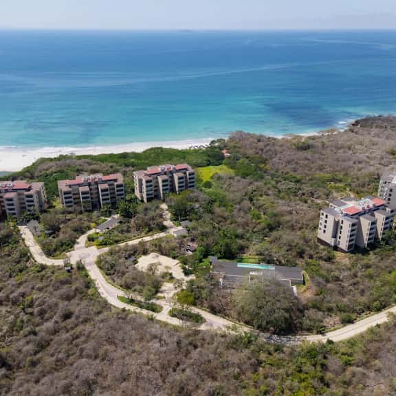 Condo Cuenco - Image 1