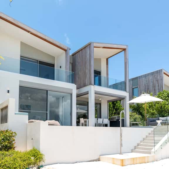 5BR Lagoon Villa + Guest House 16 - Image 1