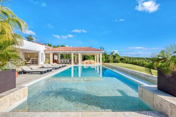 La Favorita 3BR - Image 2
