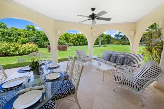 Royal Apt 214 2BR - Image 3