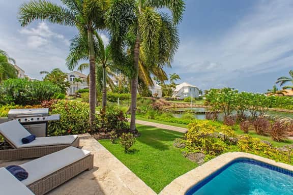 Royal Villa 12 - Image 3