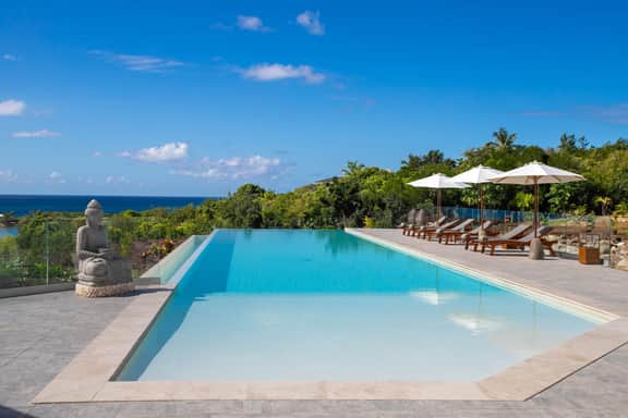 Villa Debbie 3BR - Image 3
